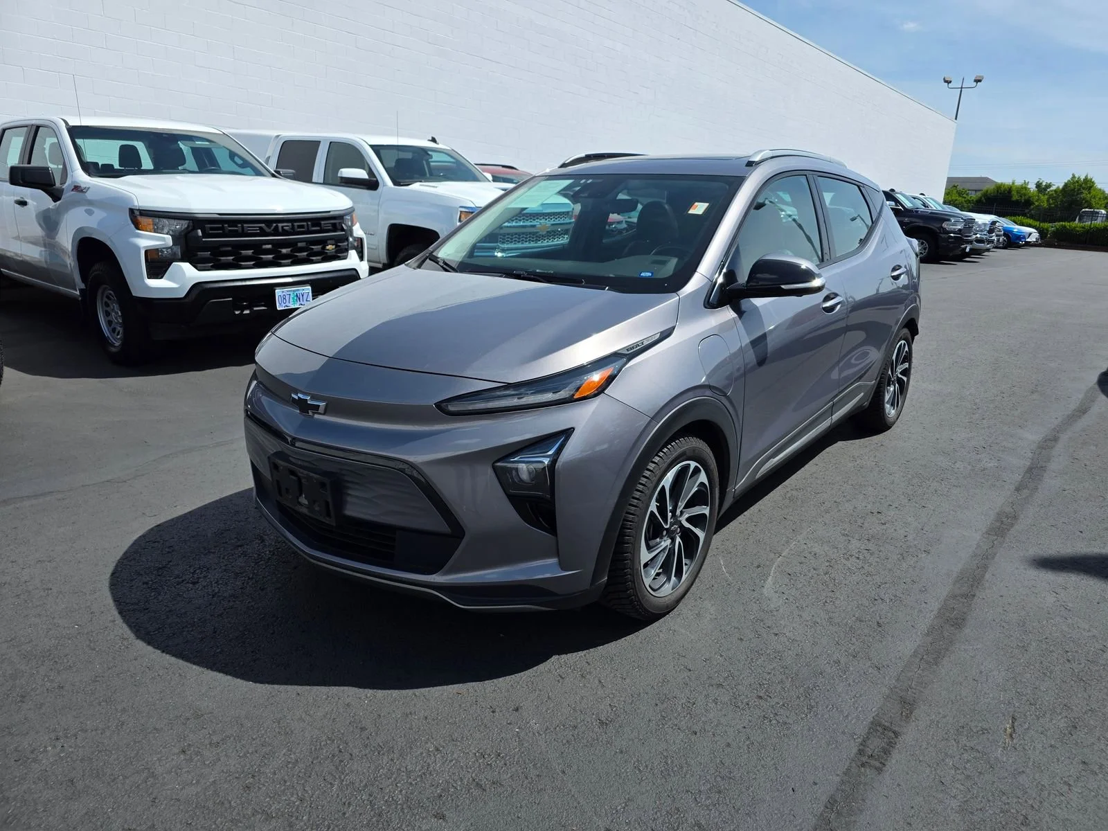 Used 2023 Chevrolet Bolt EUV Premier with VIN 1G1FZ6S05P4129475 for sale in Portland, OR