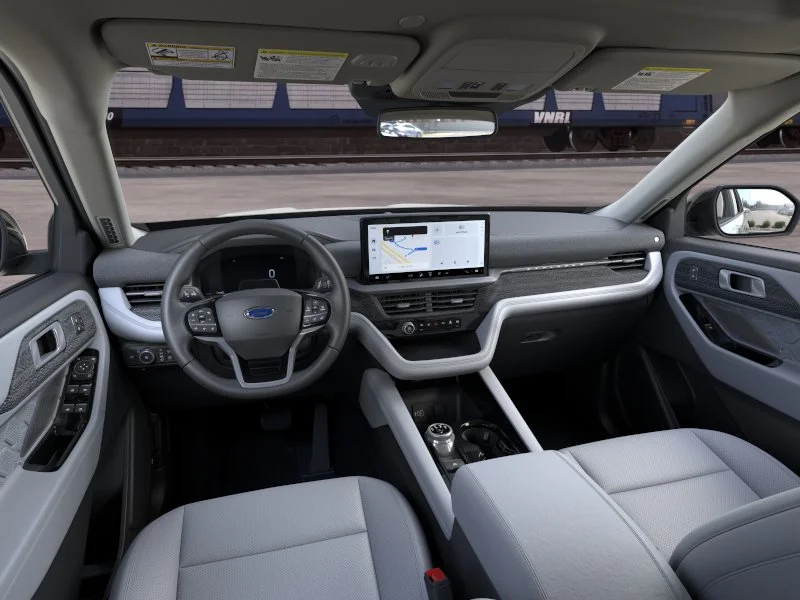 New 2026 Star White Metallic Tri-Coat Ford Platinum™ image 9