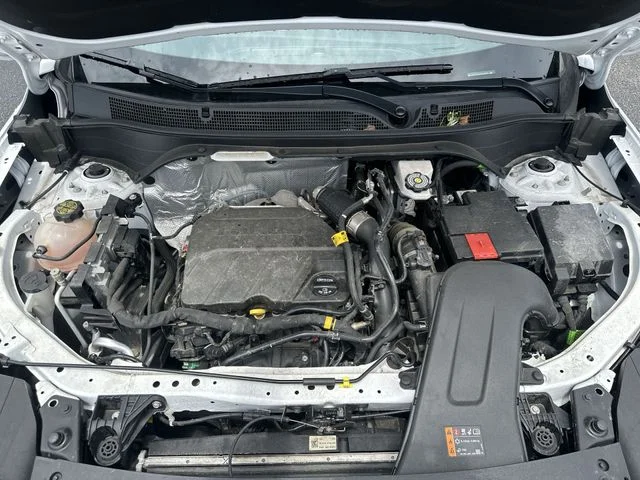 Used 2024 Summit White Chevrolet LT image 19