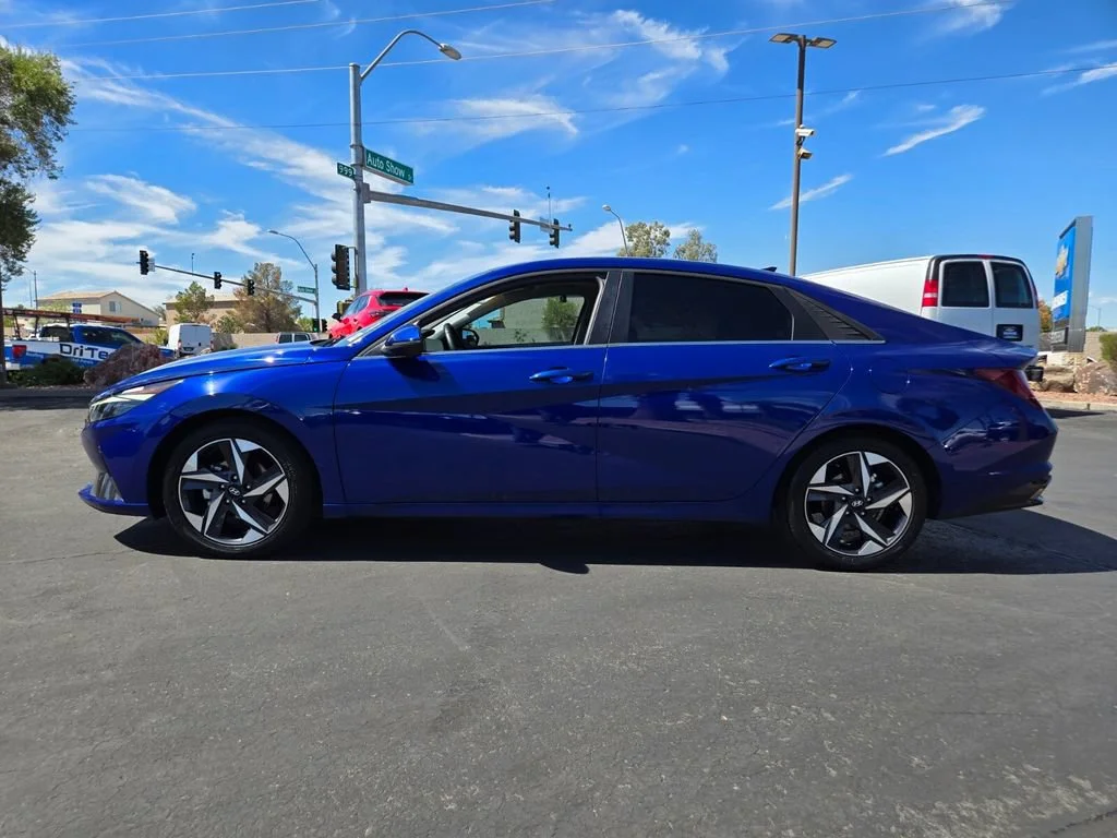 Used 2022 Intense Blue Hyundai Limited image 3