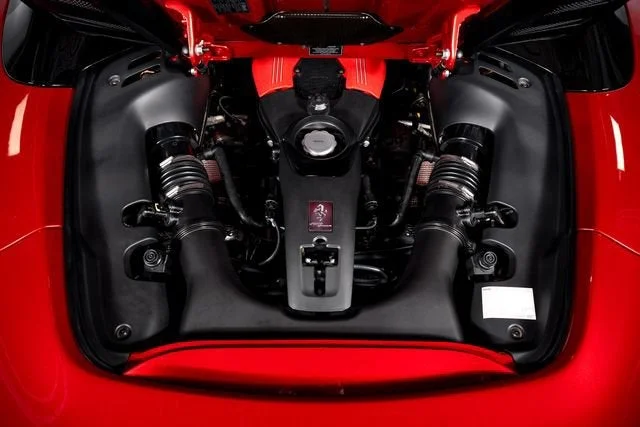 Certified Used 2018 Rosso Fiorano Ferrari  image 9