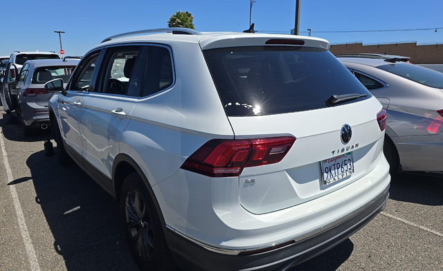 Used 2024 White Volkswagen 2.0T SE image 5