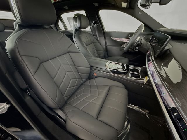 Used 2026 Black BMW 760i xDrive image 30