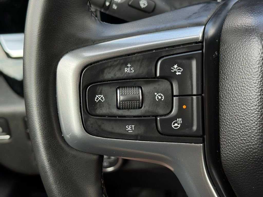 Used 2025 White Chevrolet LT image 33