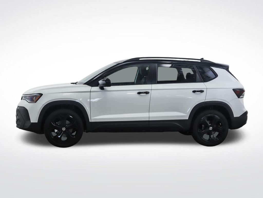 Used 2025 Volkswagen Taos SE Black with VIN 3VV2C7B20SM035548 for sale in Minneapolis, Minnesota
