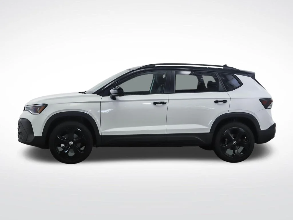 Used 2025 Volkswagen Taos SE Black with VIN 3VV2C7B20SM035548 for sale in Minneapolis, Minnesota