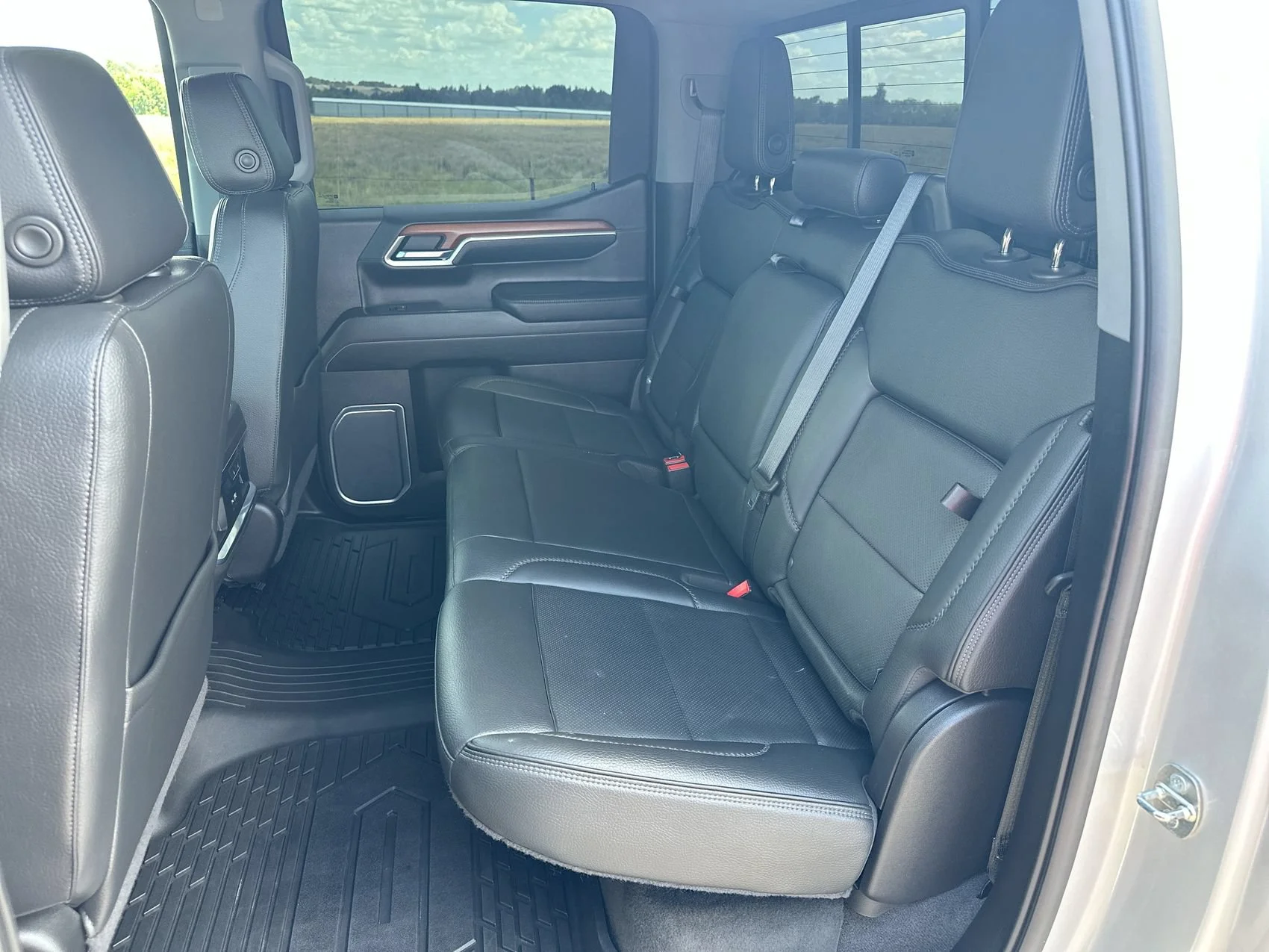 Used 2022 Quicksilver Metallic GMC Denali image 23