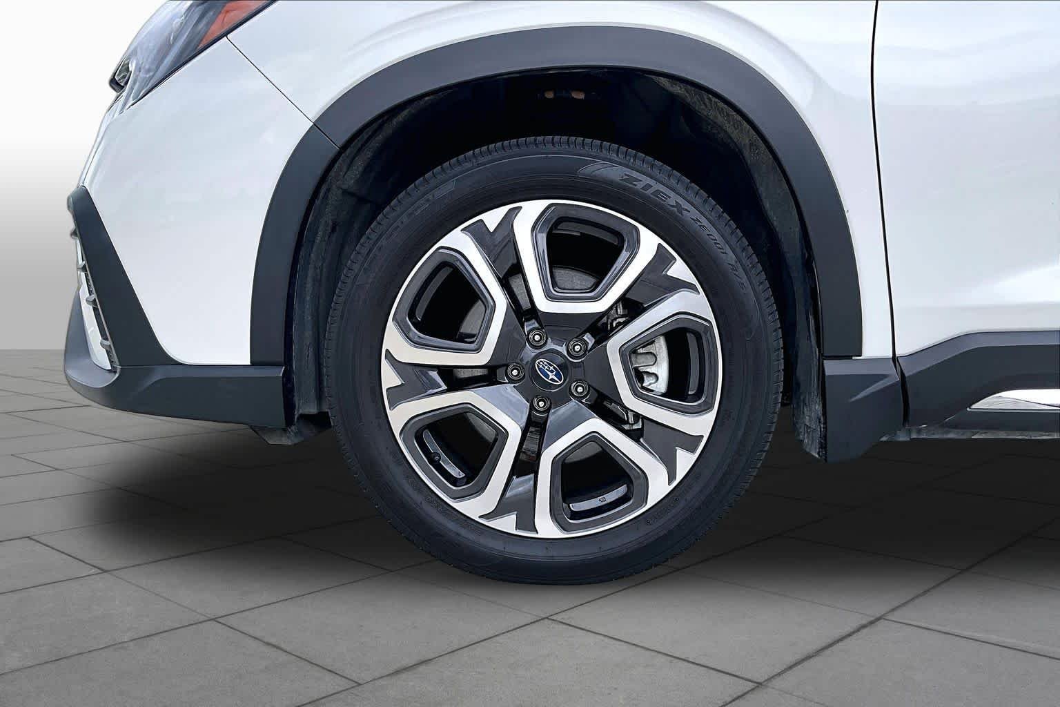 Used 2025 Crystal White Pearl Subaru Touring image 11