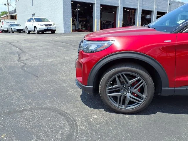 Used 2025 Red Ford ST-Line image 27