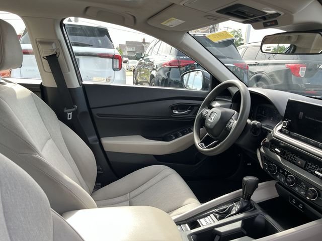 Used 2023  Honda EX image 16