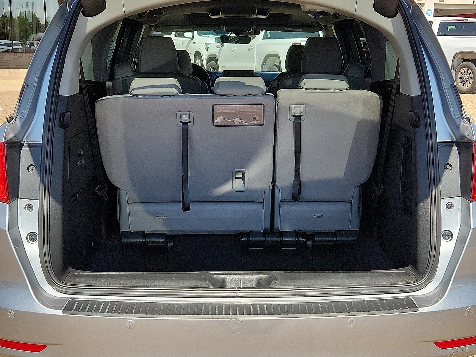 Used 2018 Lunar Silver Metallic Honda Touring image 10