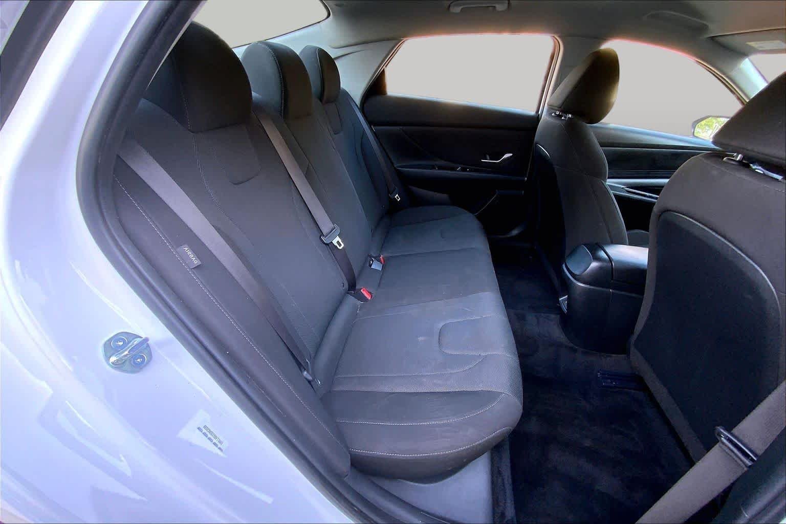 Used 2025 Serenity White Hyundai SE image 19