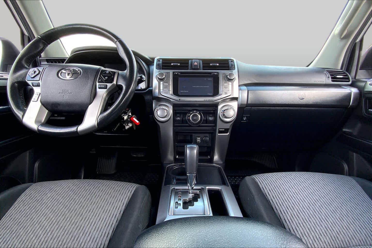 Used 2016 Classic Silver Metallic Toyota SR5 image 15
