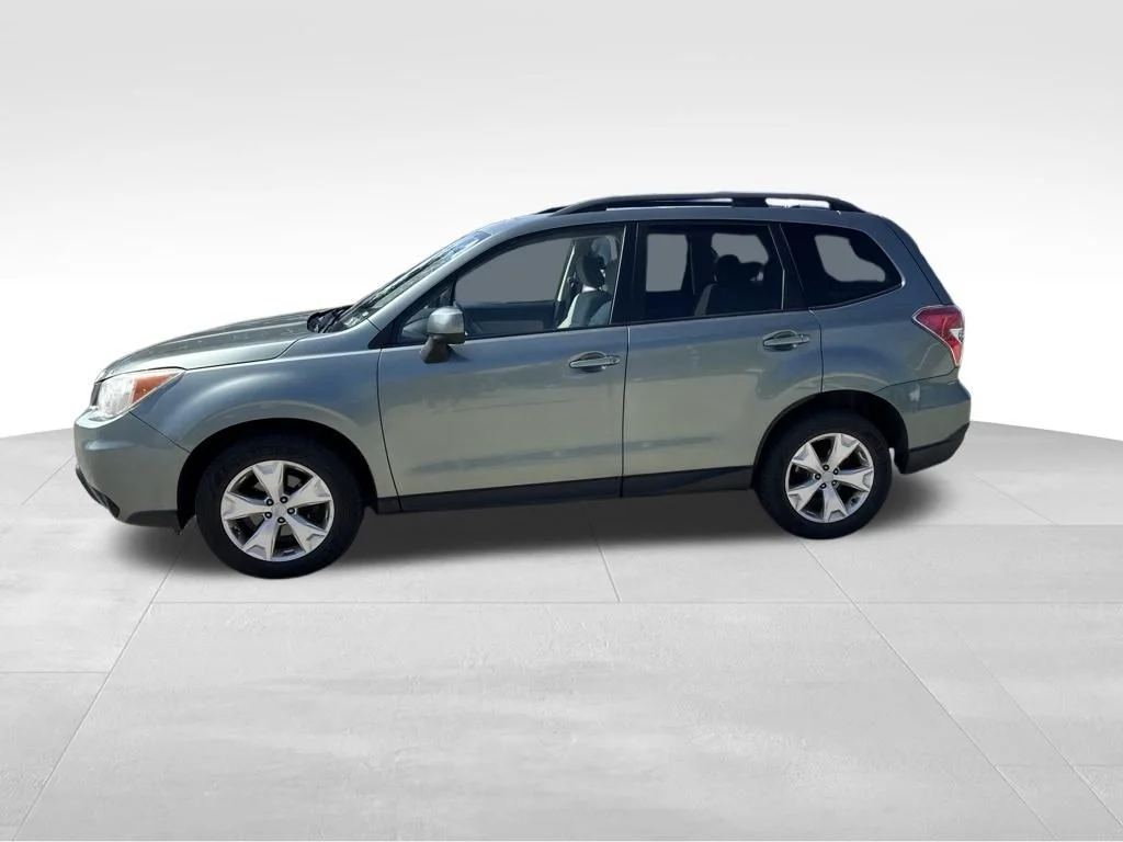 Used 2014 Green Subaru 2.5i Premium image 2