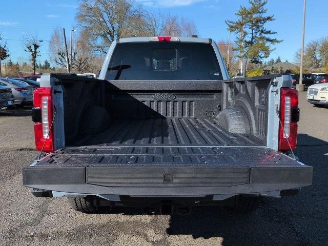 New 2026 Glacier Gray Metallic Tri-Coat Ford F-250® Lariat® image 27