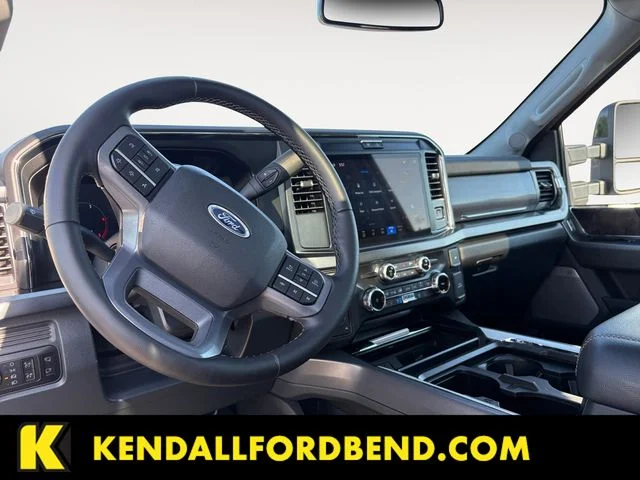 Used 2025 White Ford Lariat image 9