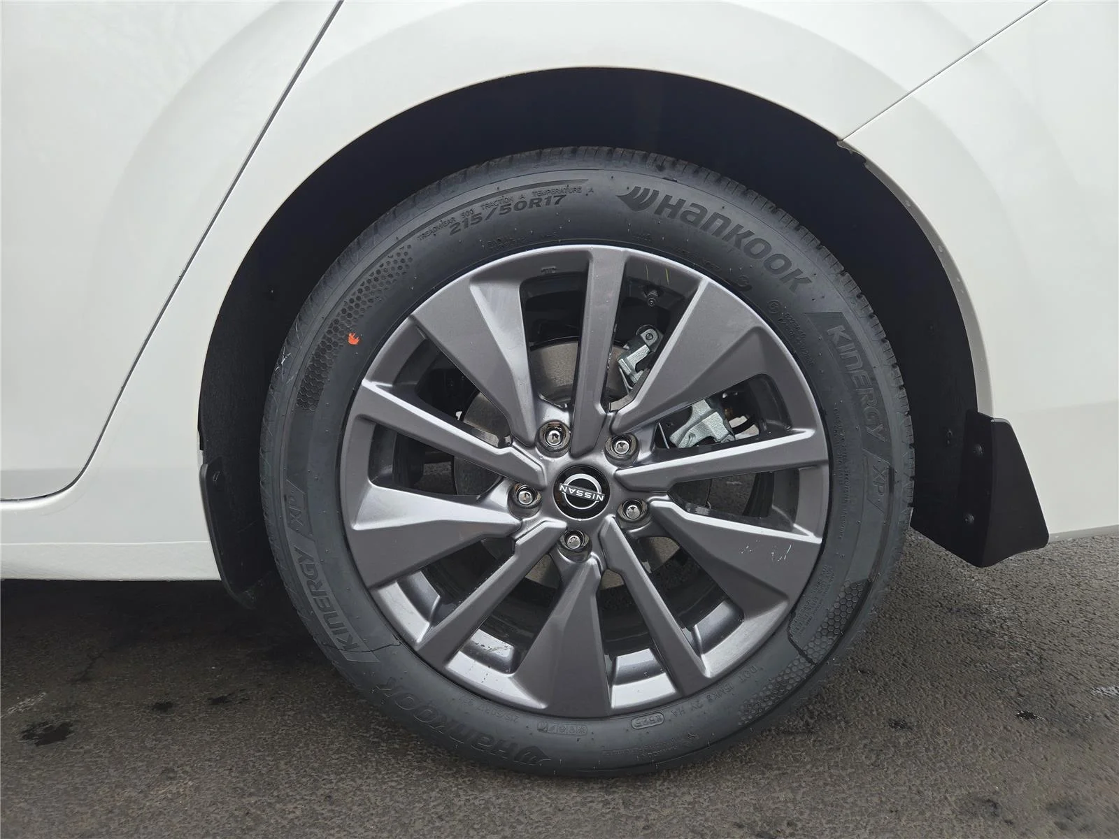 New 2026 Aspen White Tricoat Nissan SL image 9