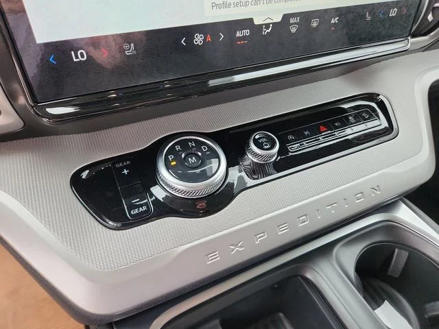 New 2026 Star White Metallic Tri-Coat Ford Active image 18