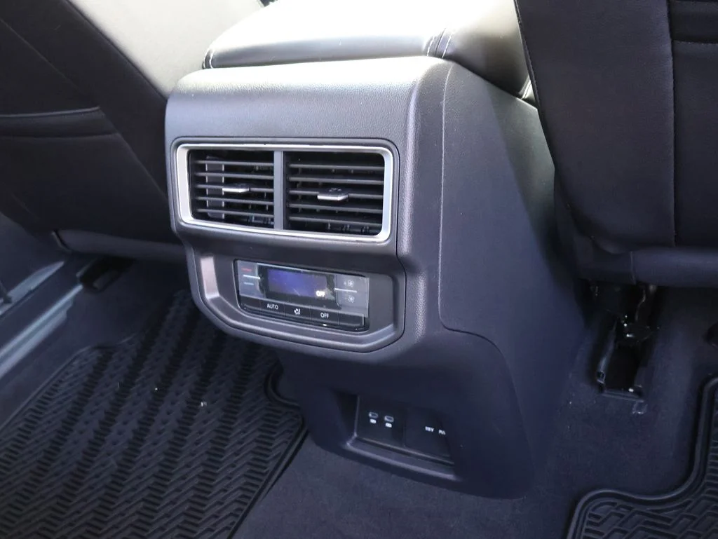 New 2026 Silver Volkswagen 2.0T SE w/Technology image 31