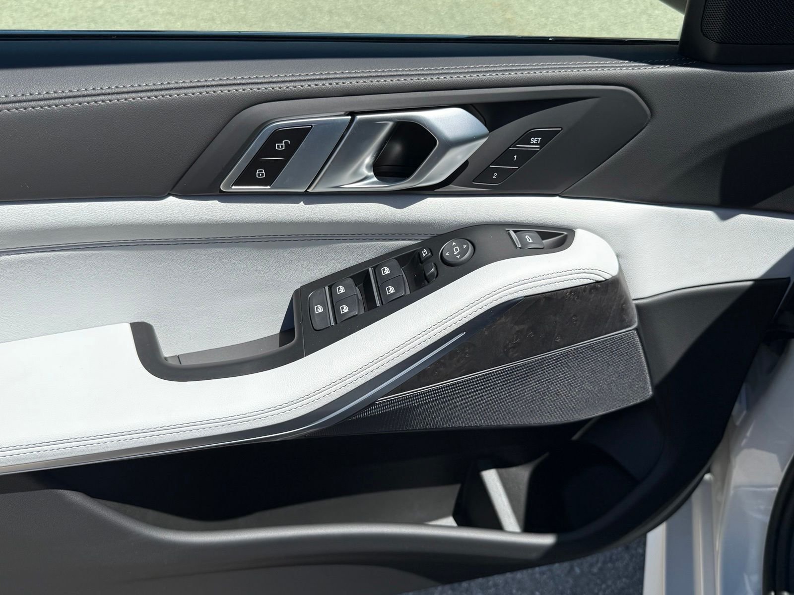 New 2026 Alpine White BMW sDrive40i image 20