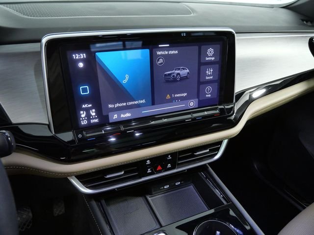 Certified Used 2024  Volkswagen 2.0T SE w/Technology image 19