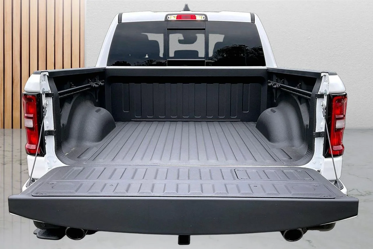 New 2026 Ivory White Tri-Coat Pearl-Coat Exterior Paint RAM Laramie image 24