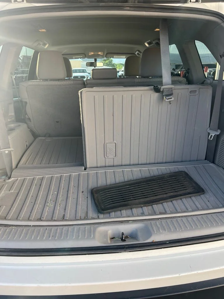 Used 2016 Blizzard Pearl Toyota LE Plus V6 image 9