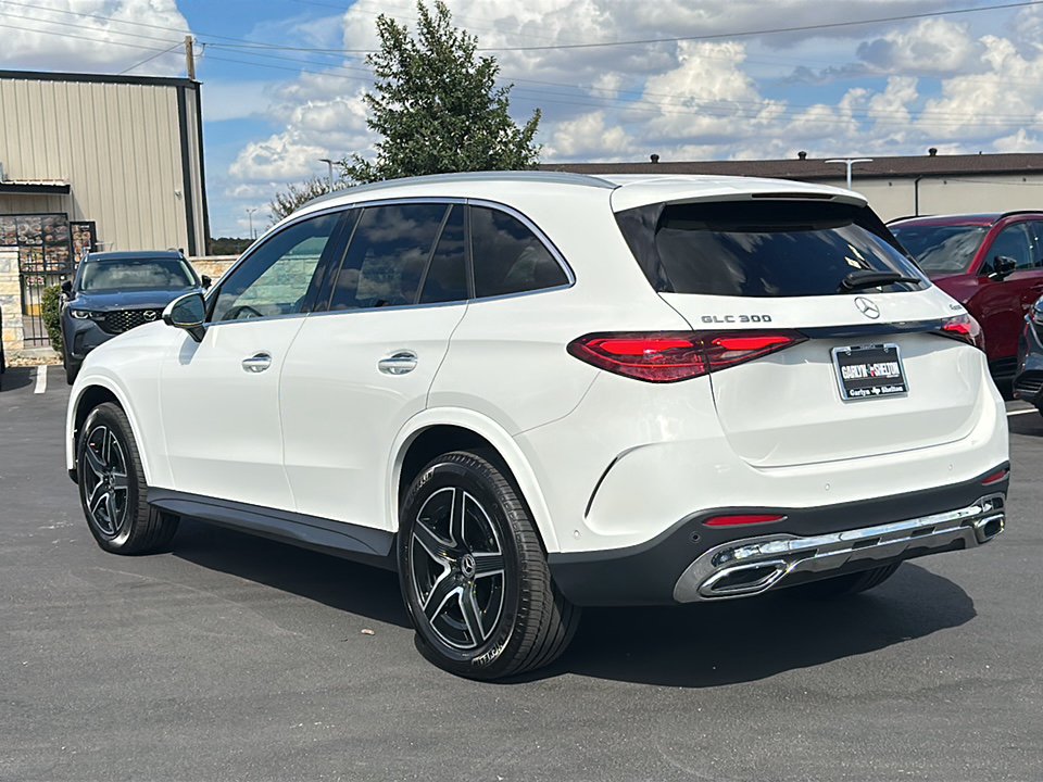 Used 2024 Polar White Mercedes-Benz 4MATIC® SUV image 6