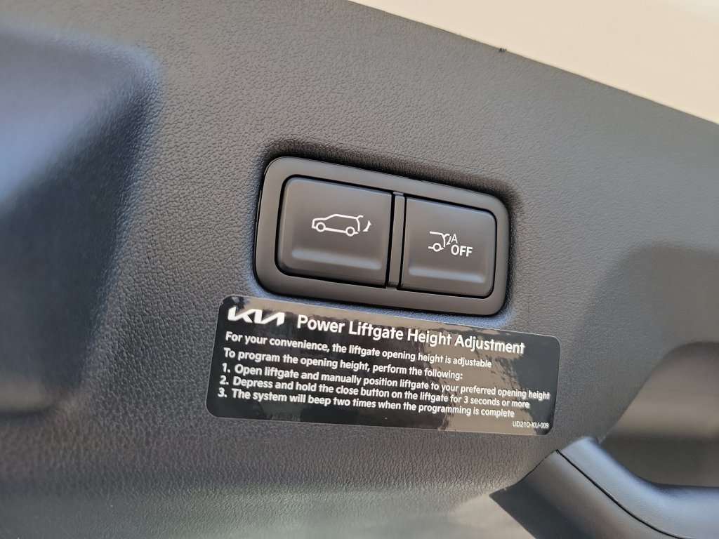 New 2027 Glacial White Pearl Kia X-LINE SX PRESTIGE image 16