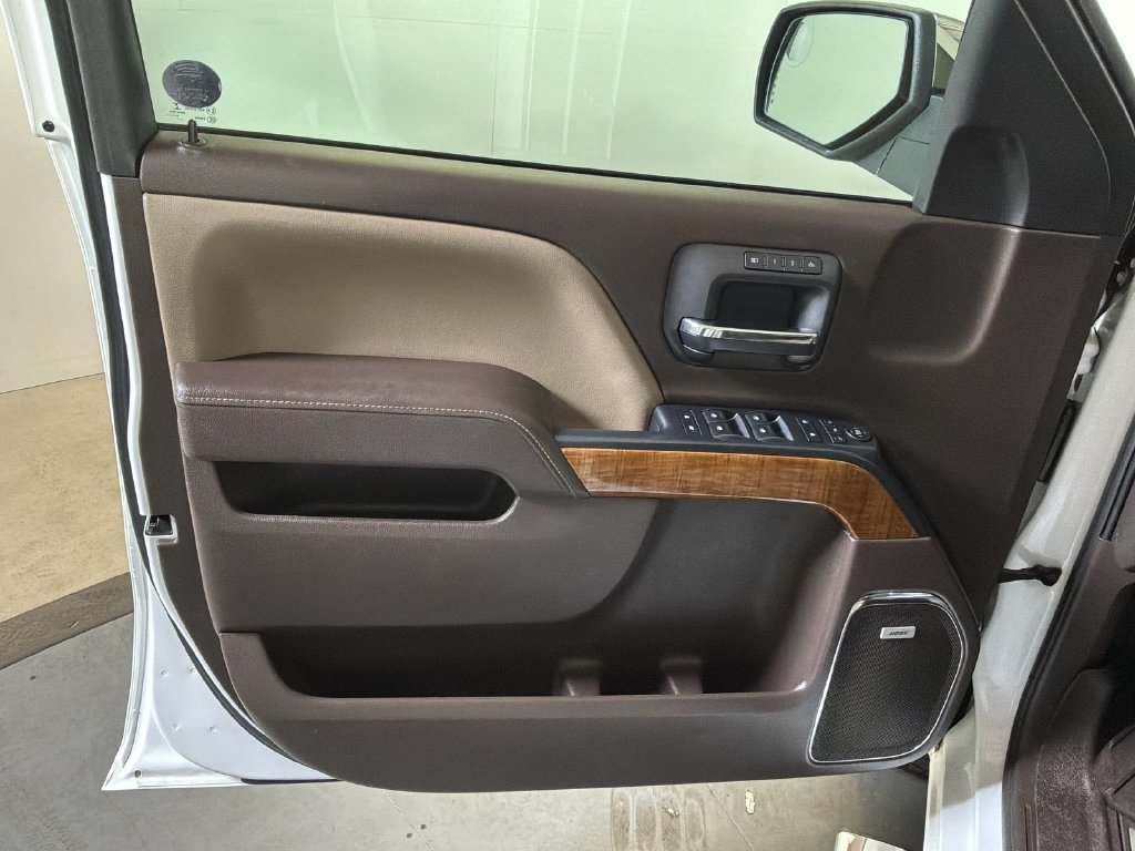Used 2017 White GMC SLT image 14