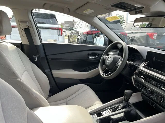 Used 2023  Honda EX image 16