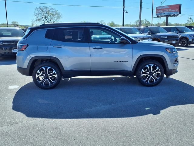 Used 2022 Silver Jeep Limited image 10