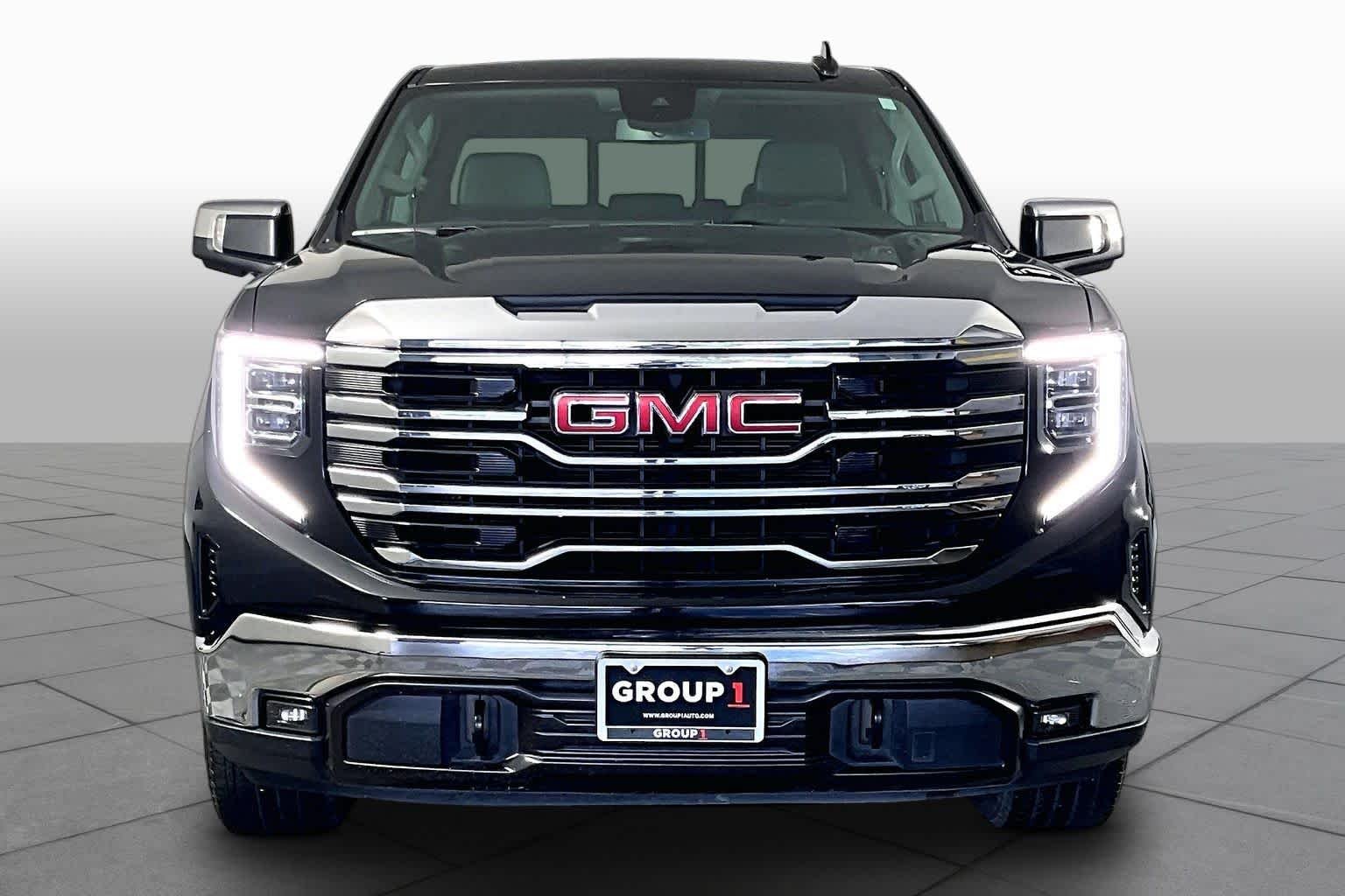 Used 2023 Onyx Black GMC SLT image 4