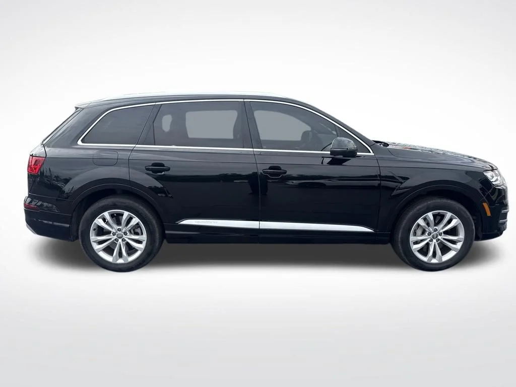 Used 2019 Night Black Audi 45 Premium image 8