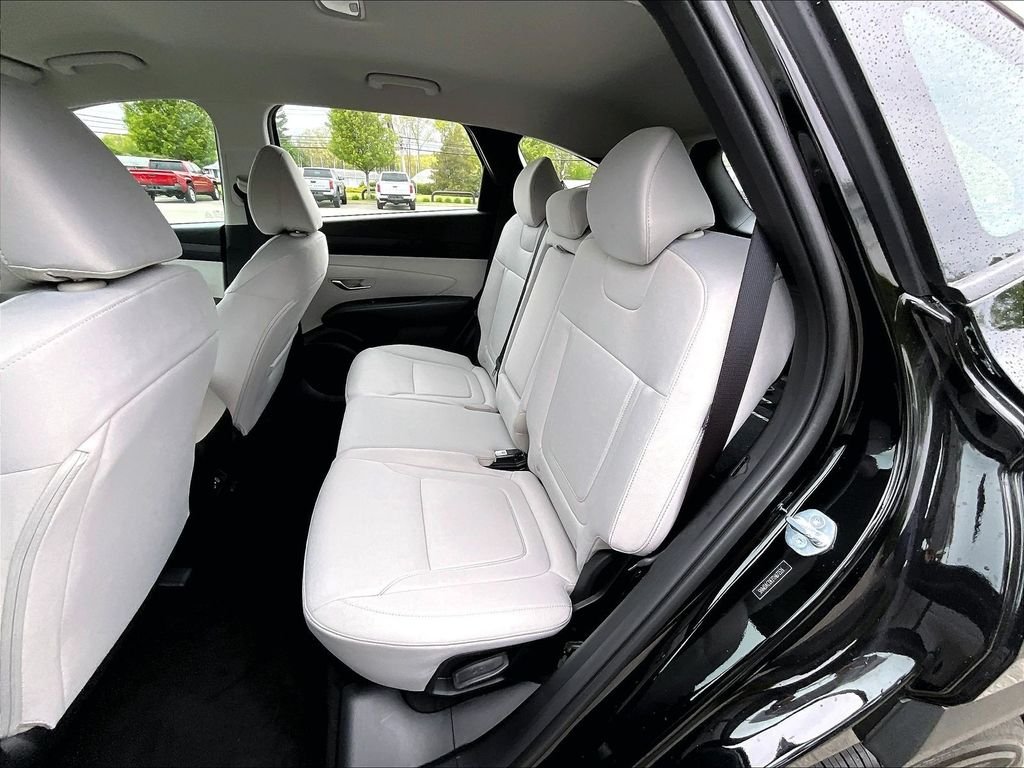 Used 2026 Black Hyundai SE image 15