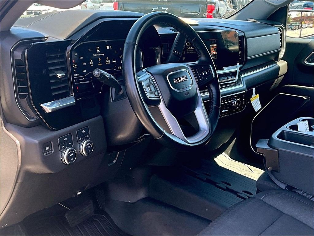Used 2023 White GMC Elevation image 8