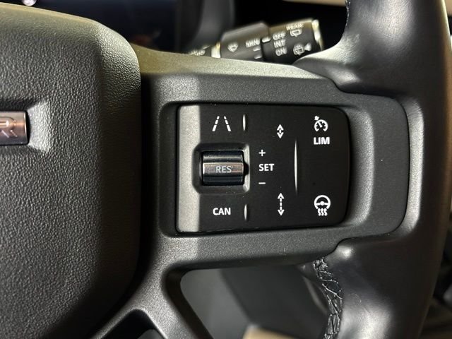 Used 2024 White Land Rover X-Dynamic SE image 29