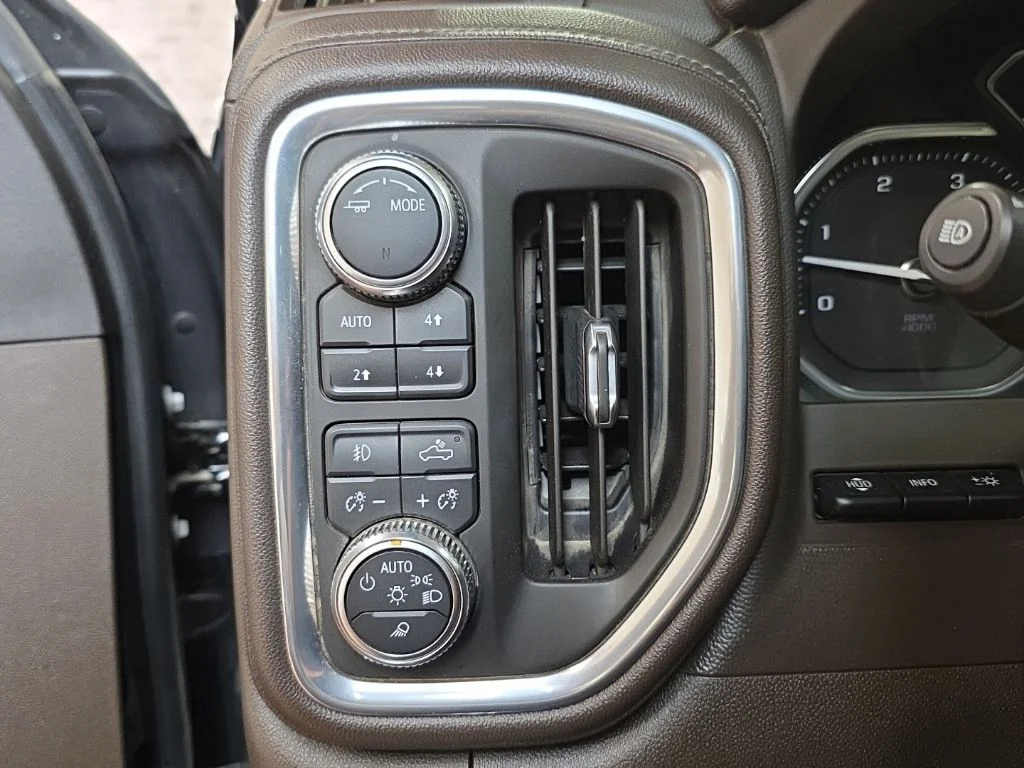 Used 2021 Ebony Twilight Metallic GMC Denali image 26