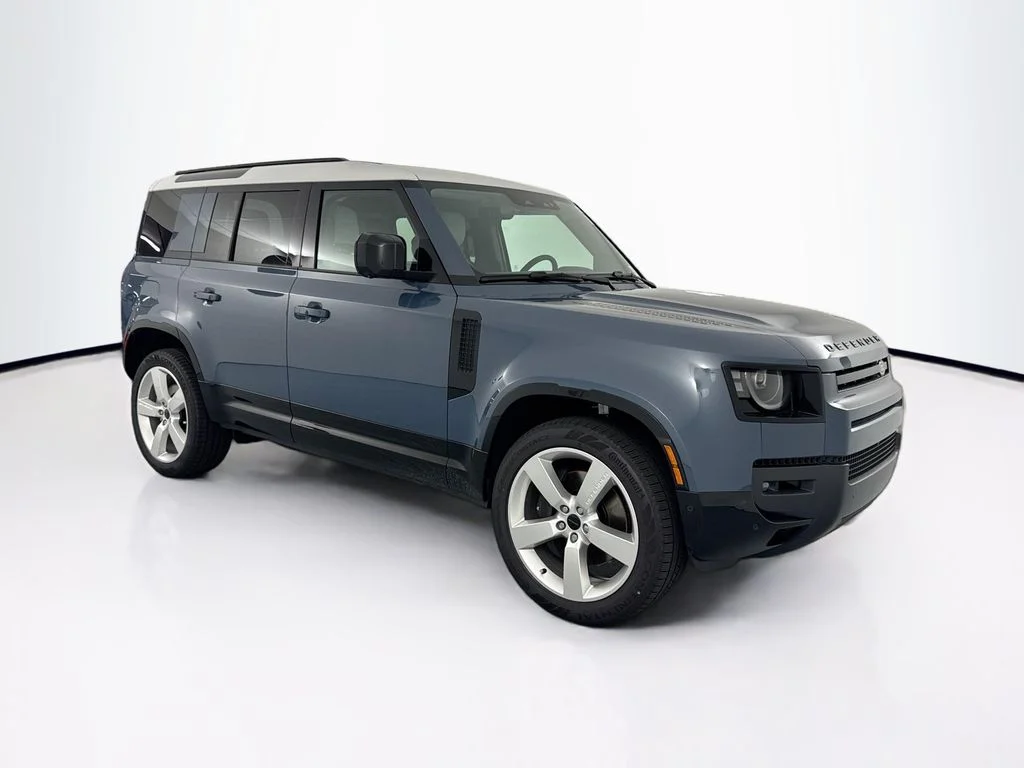 New 2026 Tasman Blue Land Rover X-Dynamic SE image 3