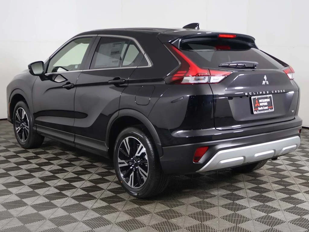 New 2026 Black Mitsubishi SE image 9