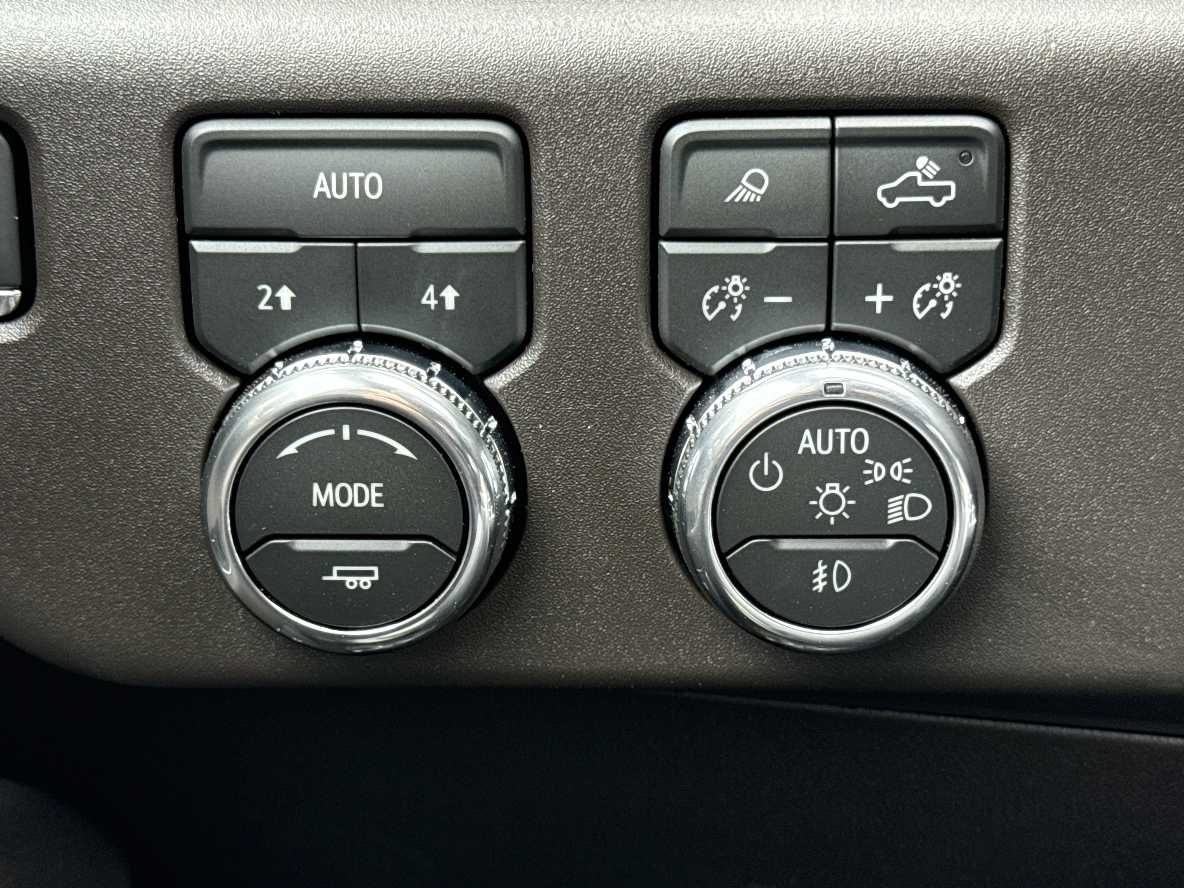 2026 GMC Sierra 1500 SLT - Photo 24