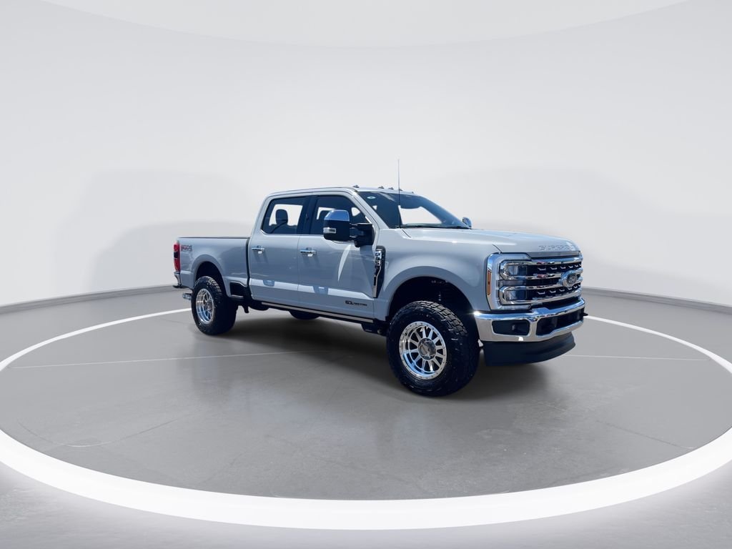 Used 2025 White Ford Lariat image 2