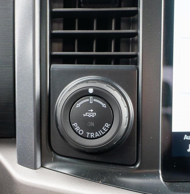 Used 2024 Agate Black Metallic Ford XLT image 23