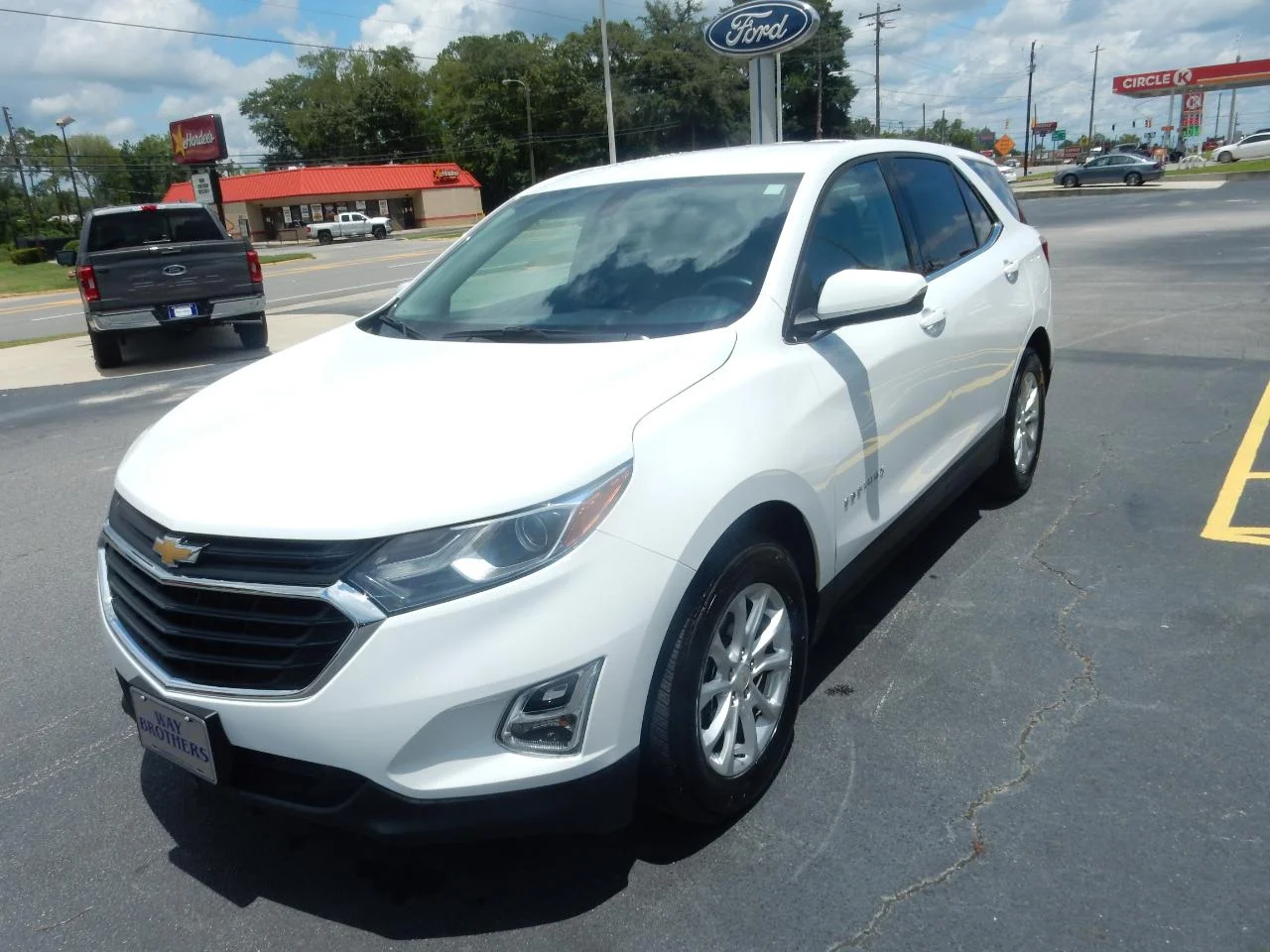 Used 2018 White Chevrolet FWD 4DR LT W/1LT image 4