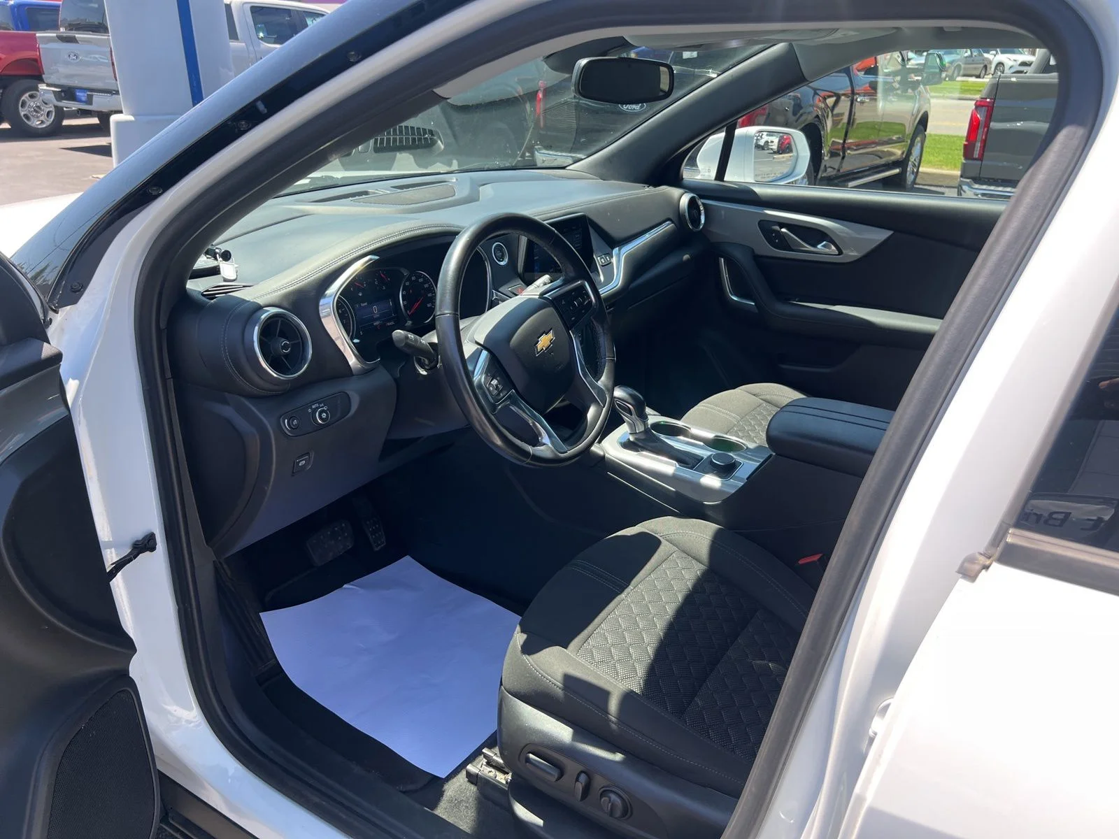 Used 2019 Summit White Chevrolet Base image 21