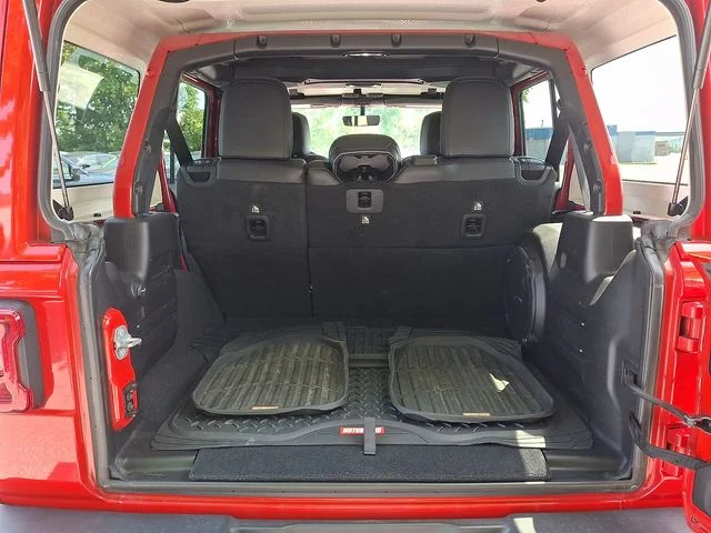 Used 2019 Red Jeep Unlimited Sahara image 30