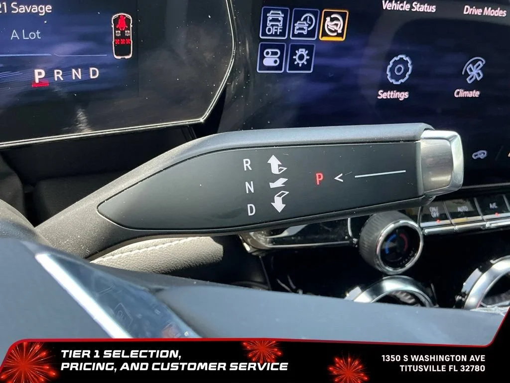 Used 2025 Summit White Chevrolet LT image 30