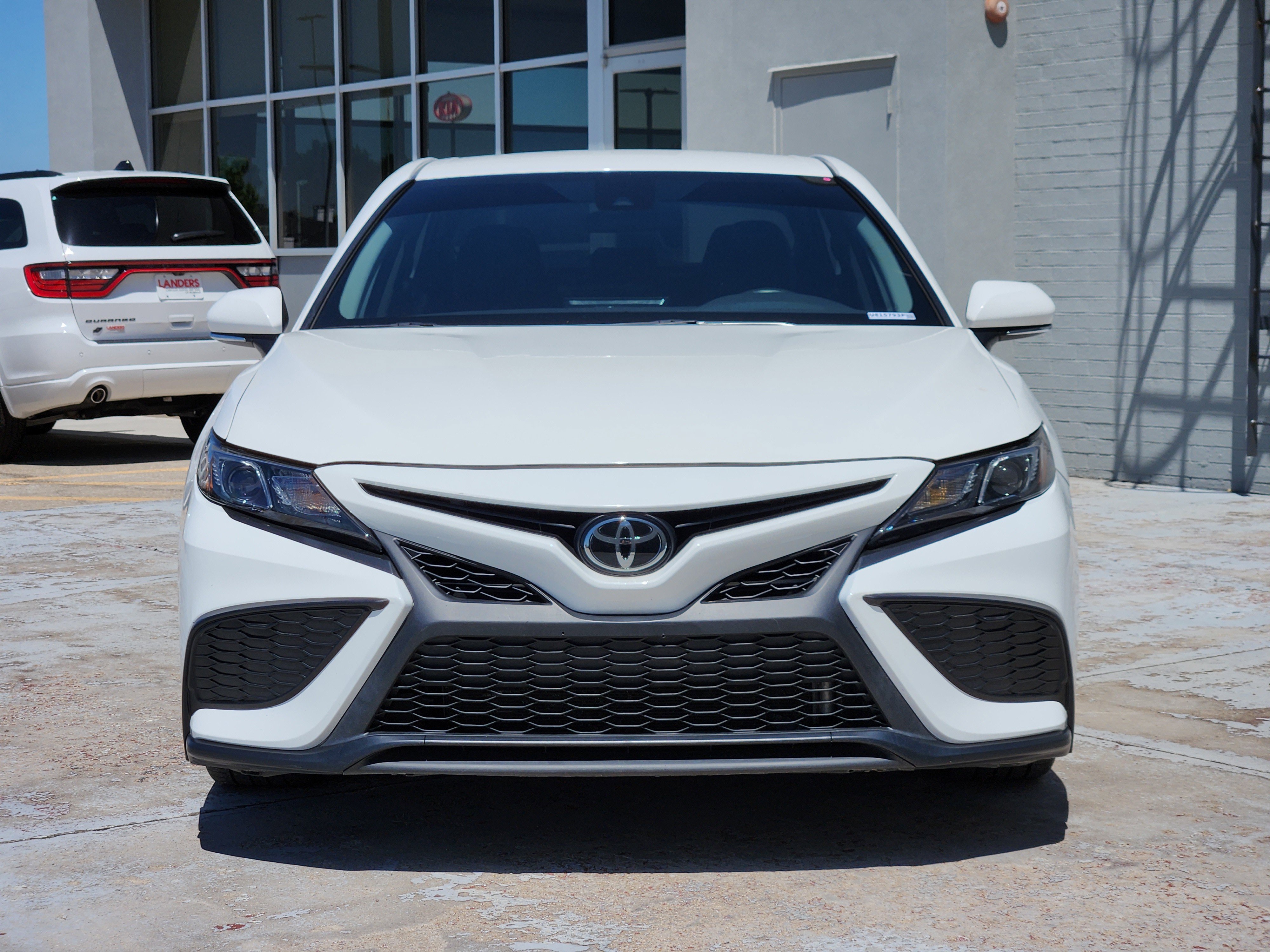 Used 2023 Ice Cap Toyota SE image 3