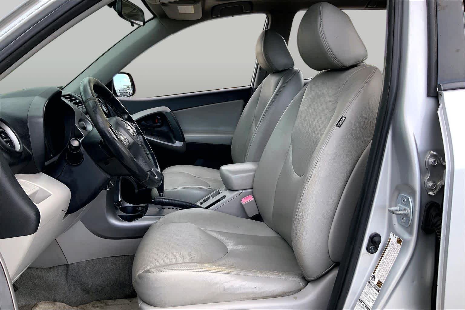 Used 2007 Classic Silver Metallic Toyota Limited image 7