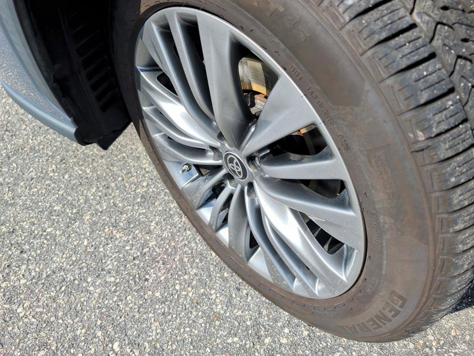 Used 2021 Moon Dust Toyota Platinum image 7